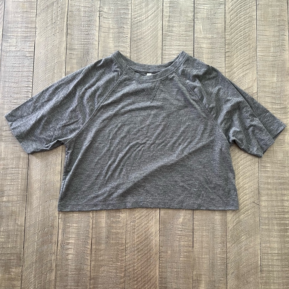 Fabletics Charcoal Gray Short Sleeve Cropped Tee